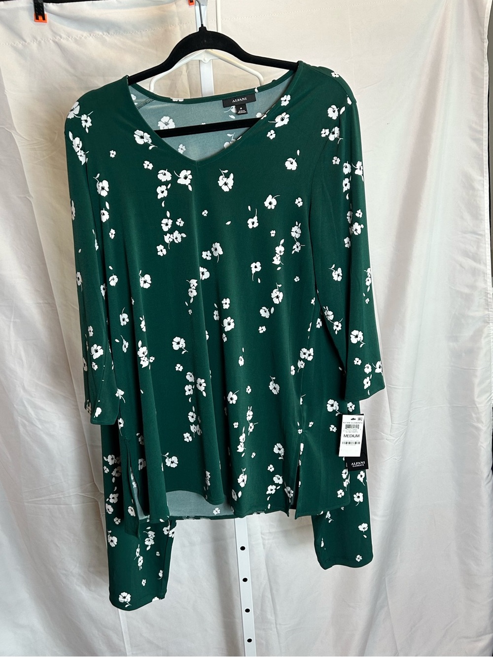 Alfani Dark Green Floral V-Neck Long Sleeve Top and Pants